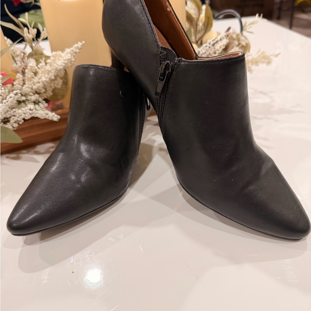 Elegant Black Ankle Boots